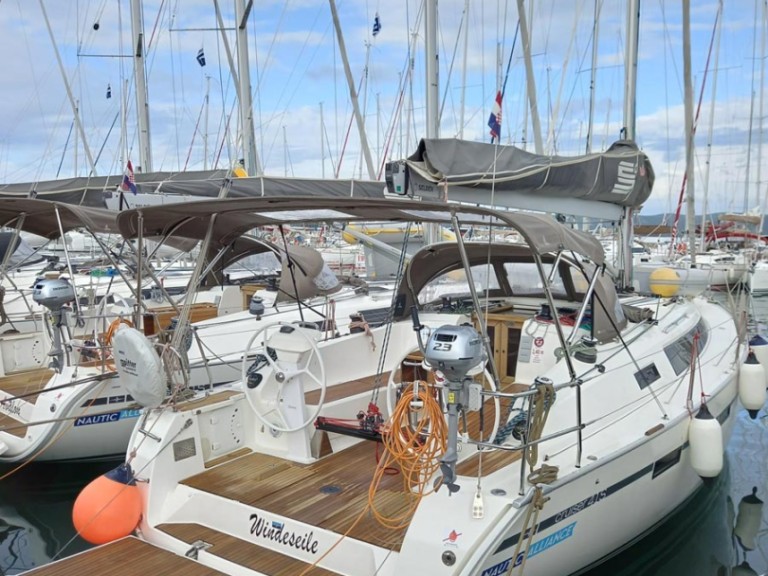 Sailboat rental in Murter-Kornati - Bavaria Cruiser 41S