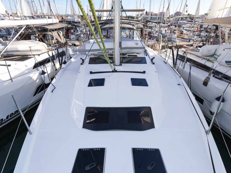 Sailboat rental with or without captain Dufour Jezera