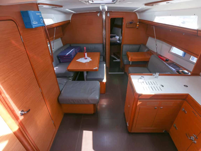 Yacht charter Golfo Aranci cheap Dufour 412