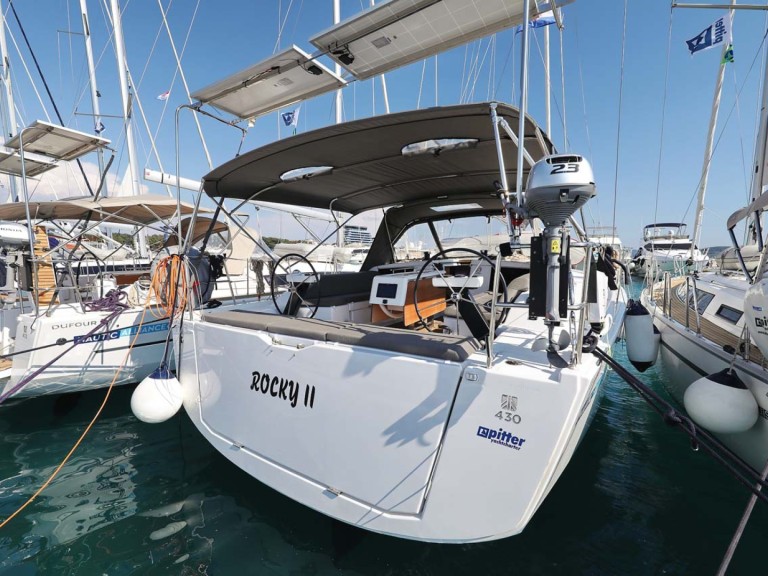 Yacht charter Murter-Kornati cheap Dufour 430