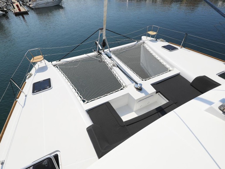 Catamaran rental in Pula - Lagoon Lagoon 450 F