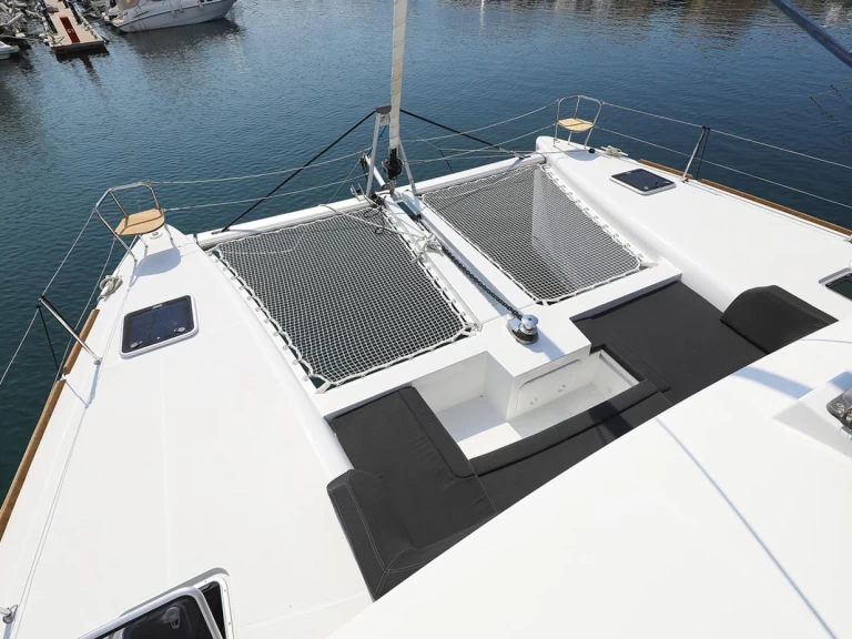 Catamaran rental in Pula - Lagoon Lagoon 450 F