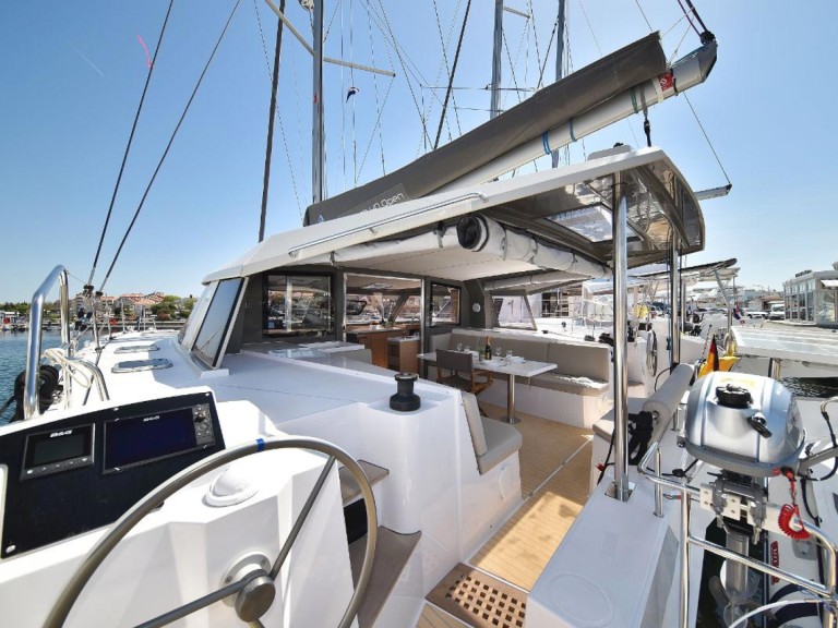 Rent a Bavaria Nautitech 40 open NEW - 4 + 2 cab. Murter-Kornati