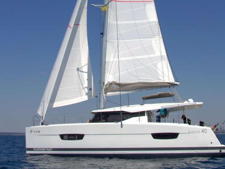 Catamaran rental in Punat - Fountaine Pajot Lucia 40