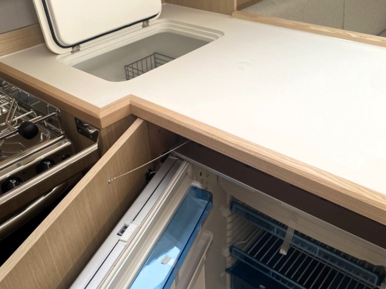 Sailboat for rent Alimos at the best price