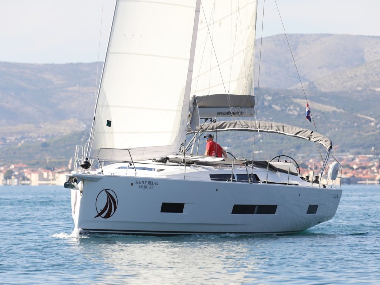 Bareboat Rental Sailboat Hanse with a boat licence