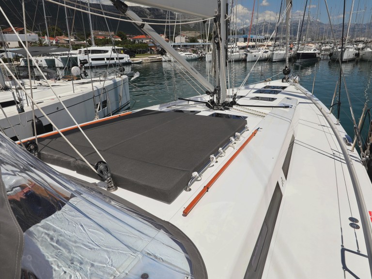 Sailboat rental in Sukošan - Hanse Hanse 548