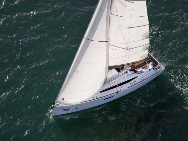 Rent a Jeanneau Sun Odyssey 349 Drage
