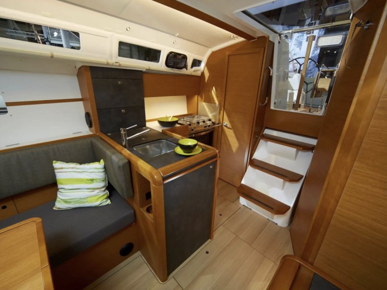 Yacht charter Drage cheap Sun Odyssey 349