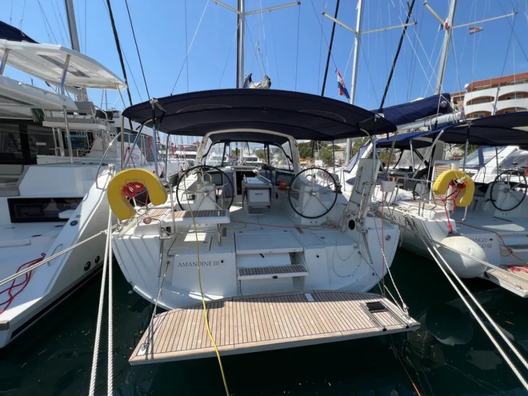 Rent a Bénéteau Oceanis 41.1 Šibenik