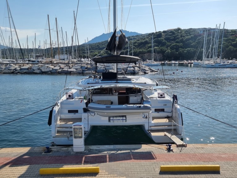 Catamaran for rent Cugnana Verde at the best price
