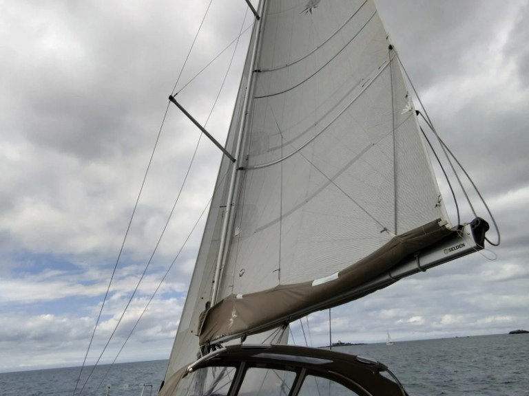 Yacht charter Saint-Quay-Portrieux cheap Sun Odyssey 349