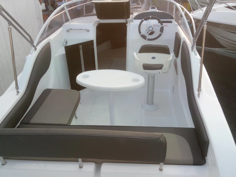 Motorboat rental with or without captain Saver Sirmione