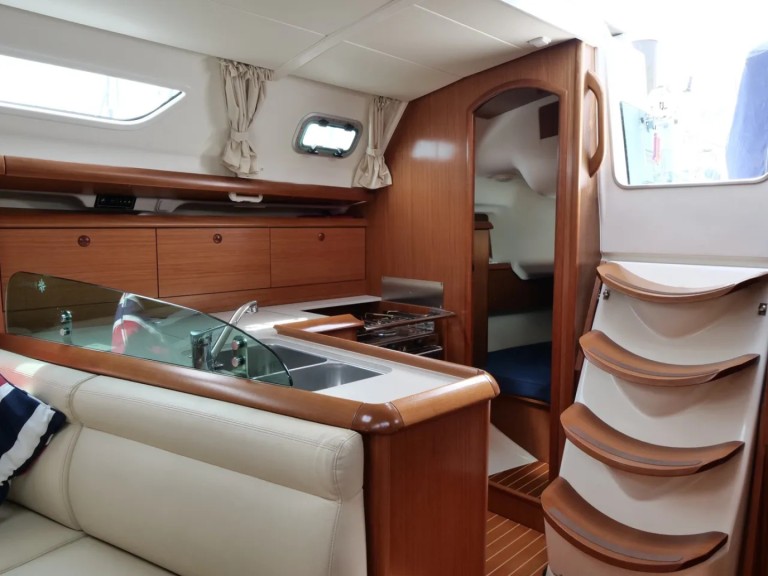 Bareboat Rental Sailboat Jeanneau with a boat licence