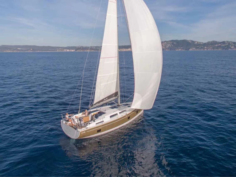 Sailboat for rent Kavála at the best price