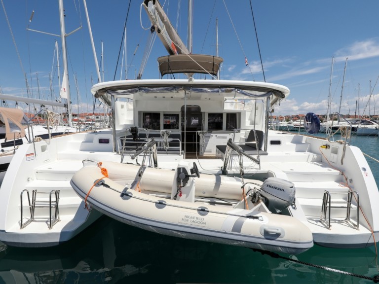 Rent a Lagoon Lagoon 450 Pirovac
