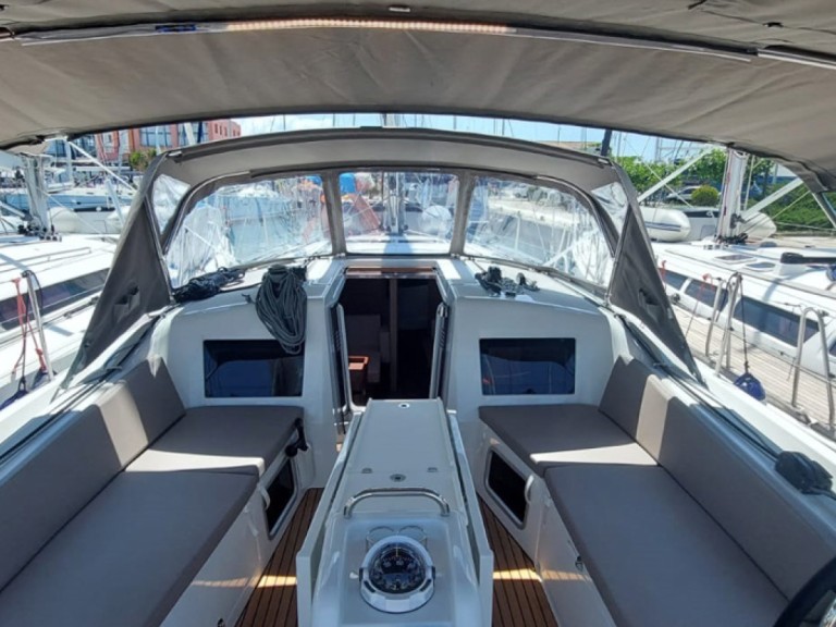 Rent a Jeanneau Sun Odyssey 410 Lefkáda