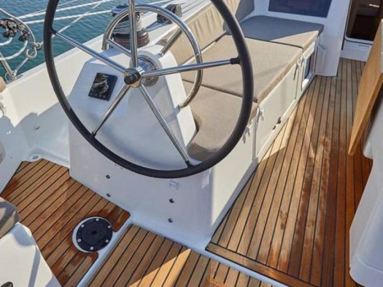 Sailboat for rent Lefkáda at the best price