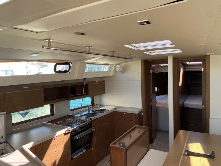 Rent a Bénéteau Oceanis 46 Procida