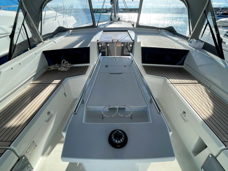 Bareboat Rental Sailboat Bénéteau with a boat licence