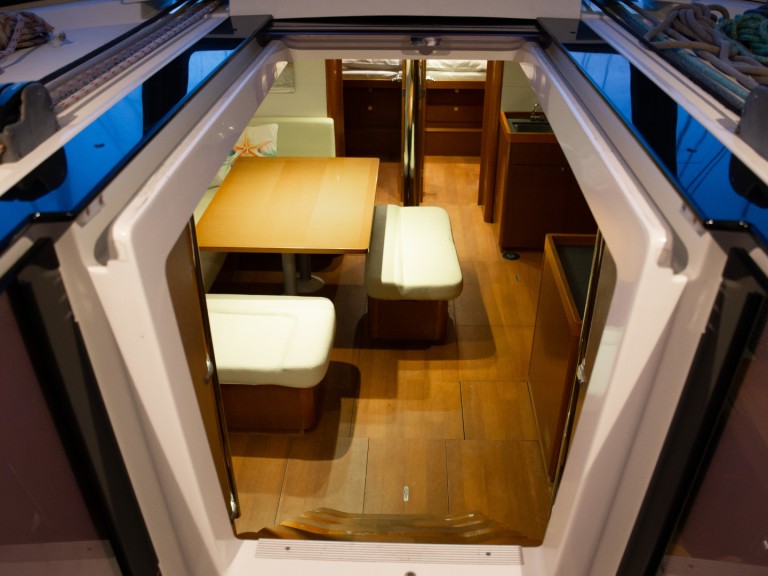 Bareboat Rental Sailboat Bénéteau with a boat licence