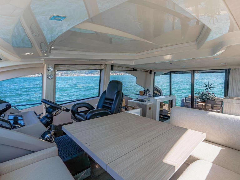 Luxury Yacht rental with or without captain Cranchi Salerno