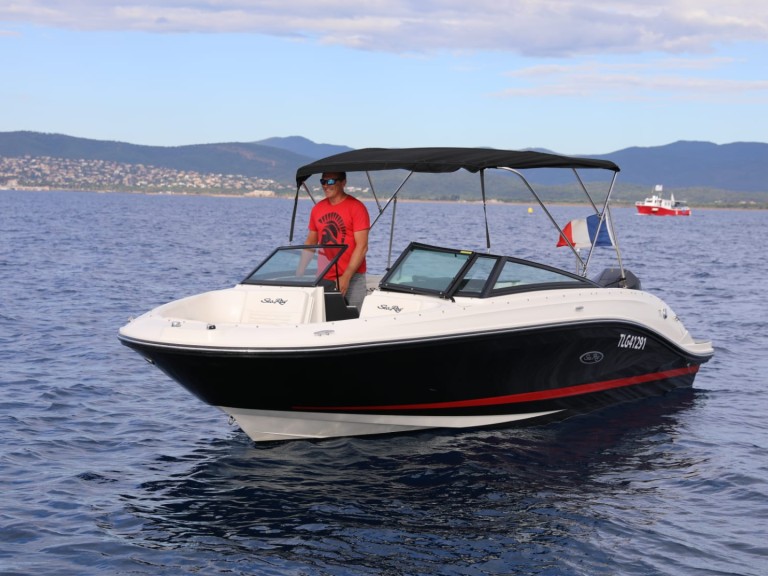 Sailboat rental in Saint-Raphaël - Bénéteau Oceanis 37