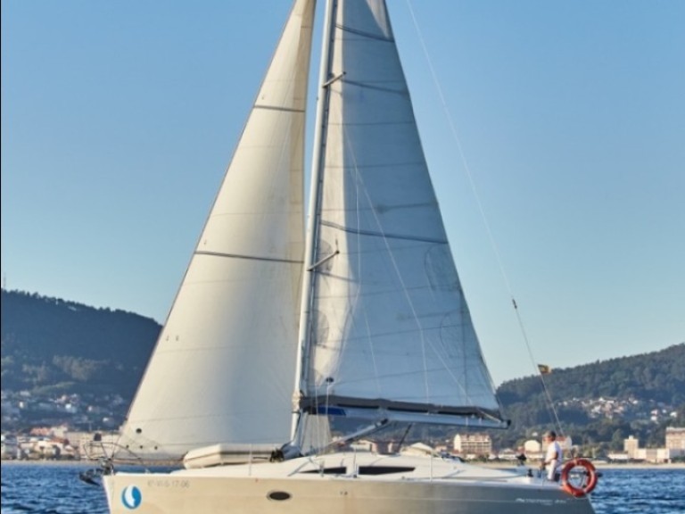 Elan Impression 344 in Vigo on SamBoat