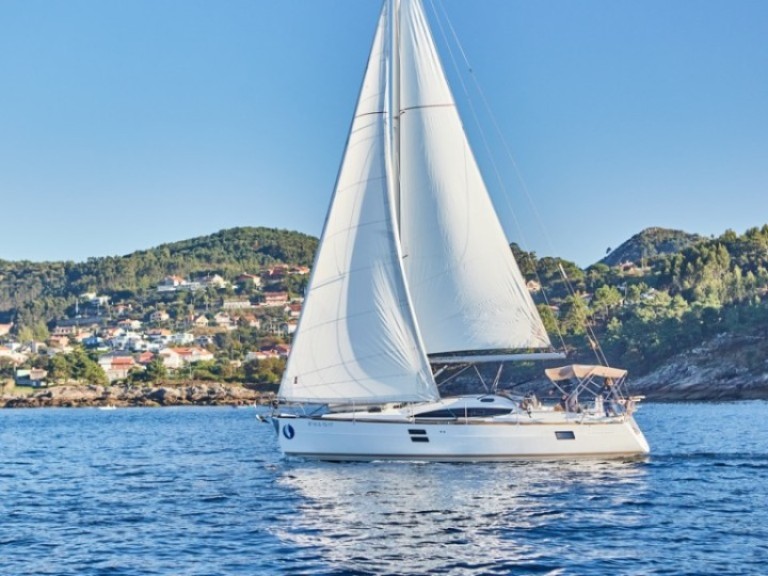 Sailboat rental in Vigo - Elan Impression 40