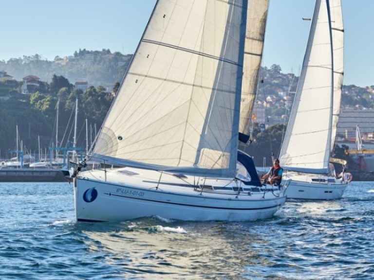 Yacht charter Vigo cheap Bavaria 38