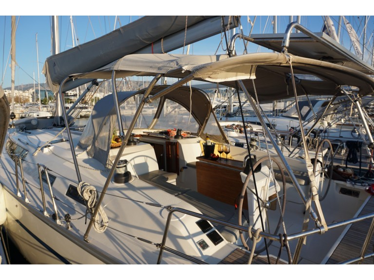 Bareboat Rental Sailboat Bavaria with a boat licence