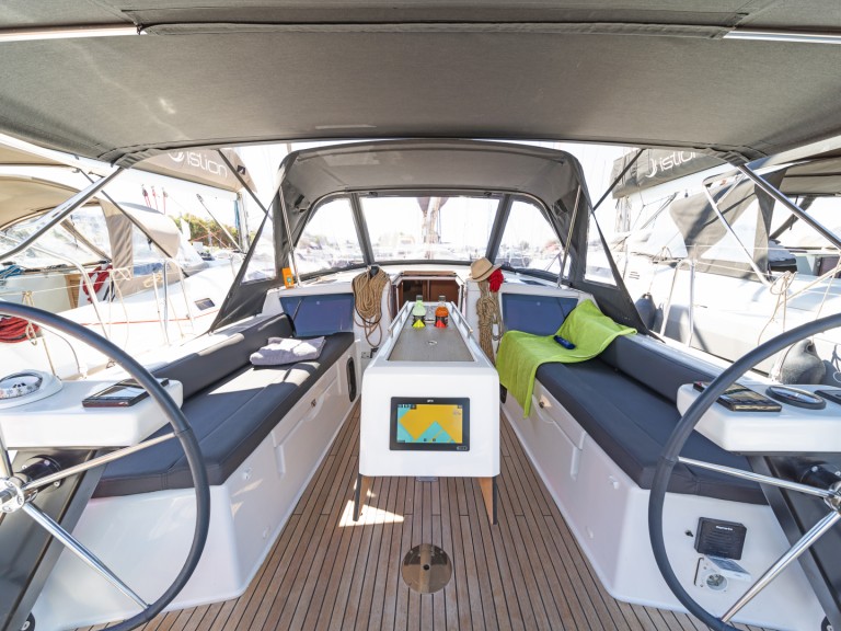 Boat rental Dufour Dufour 390 in Lefkáda on Samboat