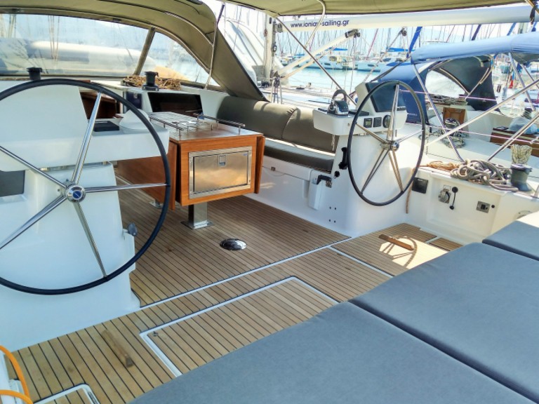Sailboat rental in Lefkáda - Dufour Dufour 560 Grand Large
