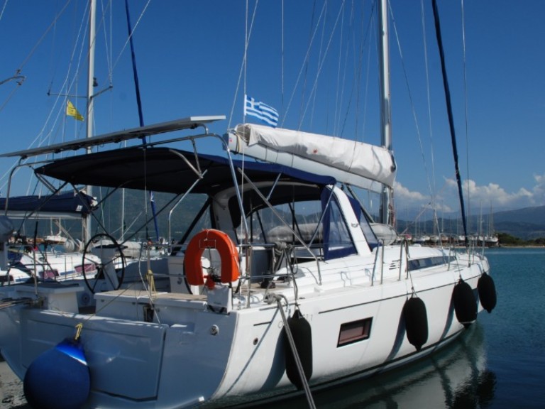 Sailboat rental with or without captain Bénéteau Lefkáda