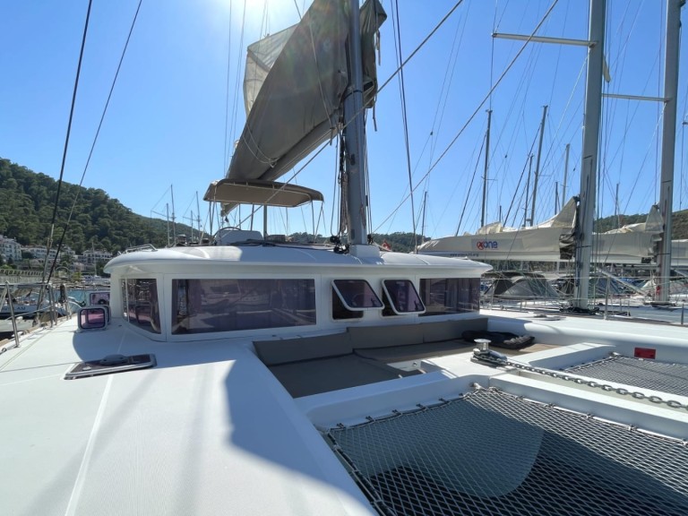Lagoon Lagoon 450 F charter bareboat or captained in  Alimos