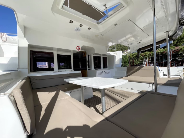 Yacht charter Alimos cheap Lagoon 450 F