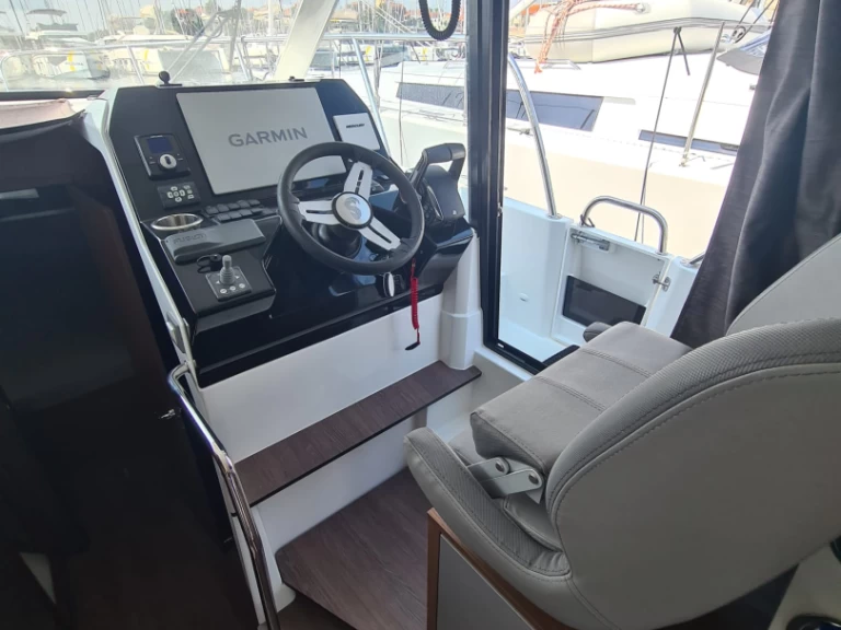 Boat rental Bénéteau Antares 11 FLY in Šibenik on Samboat