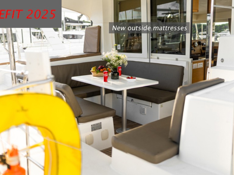 Catamaran for rent Šibenik at the best price