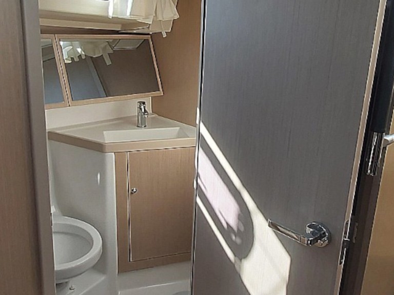 Yacht charter Lefkáda cheap Oceanis 41.1