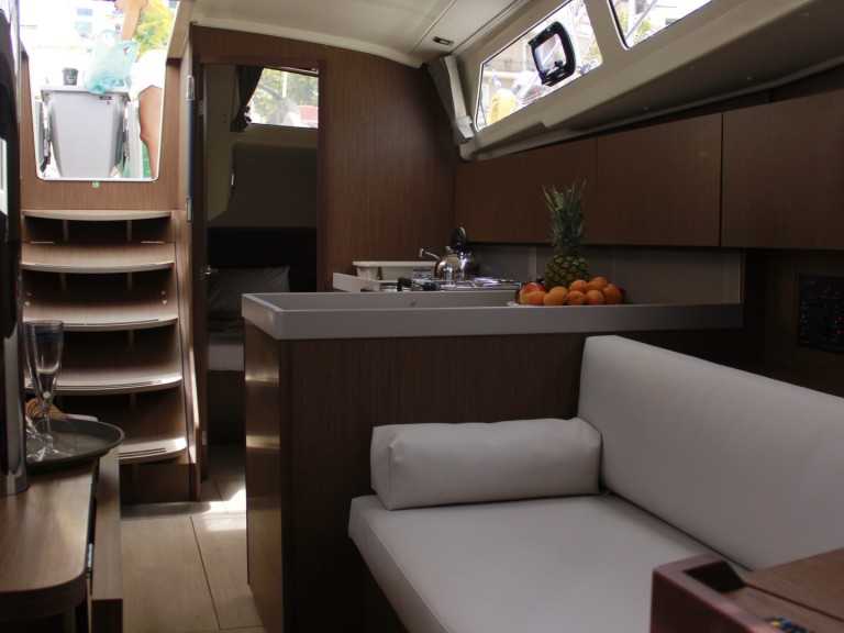 Sailboat rental in Skiathos - Bénéteau Oceanis 41.1