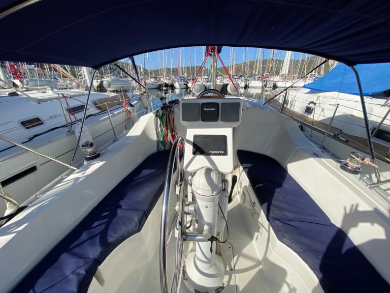 Rent a Bénéteau Oceanis 323 Clipper Fethiye