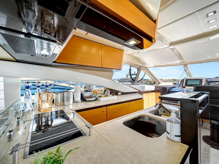 Sailboat rental with or without captain Azimut Miami Beach