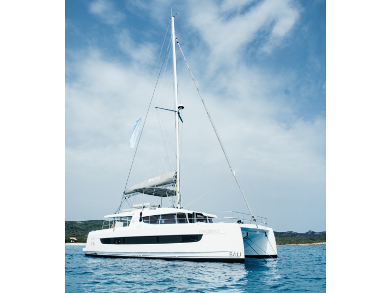 Yacht charter Furnari cheap Bali 4.6
