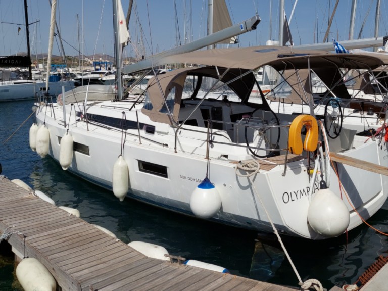 Boat rental Jeanneau Sun Odyssey 440 in Skiathos on Samboat