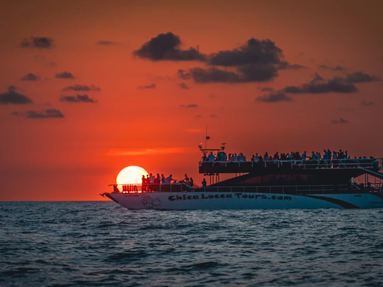 Luxury Yacht rental with or without captain Custom Made Puerto Vallarta