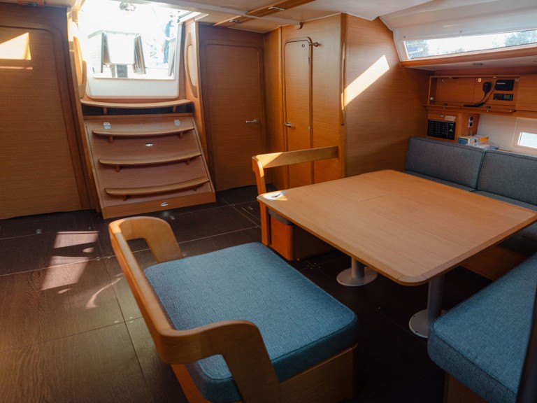 Rent a Dufour Dufour 430 Skiathos