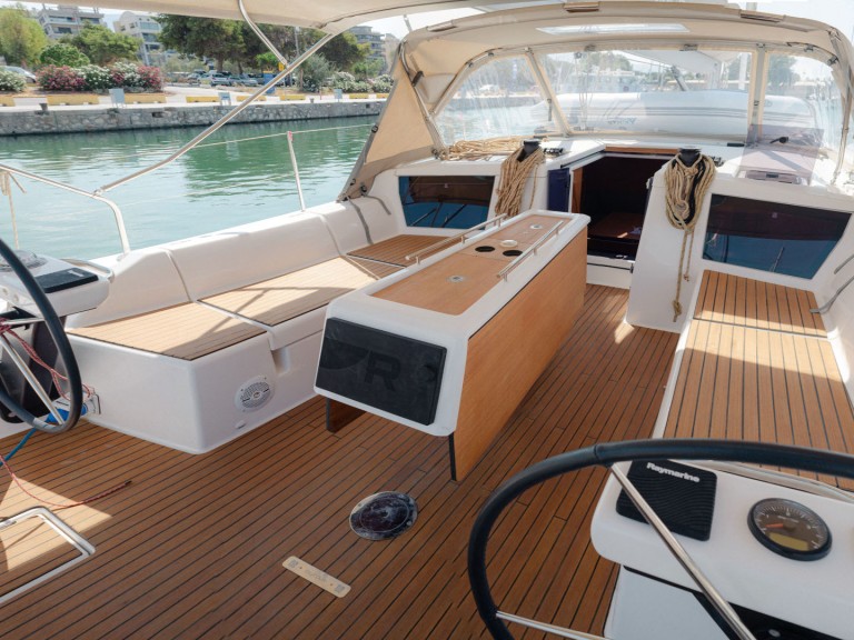 Boat rental Dufour Dufour 430 in Skiathos on Samboat
