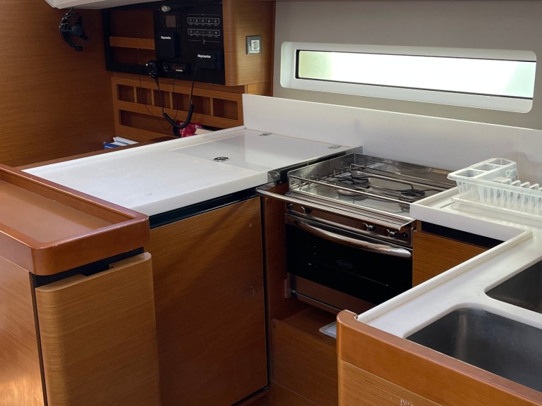 Boat rental Jeanneau Sun Odyssey 440 in Skiathos on Samboat