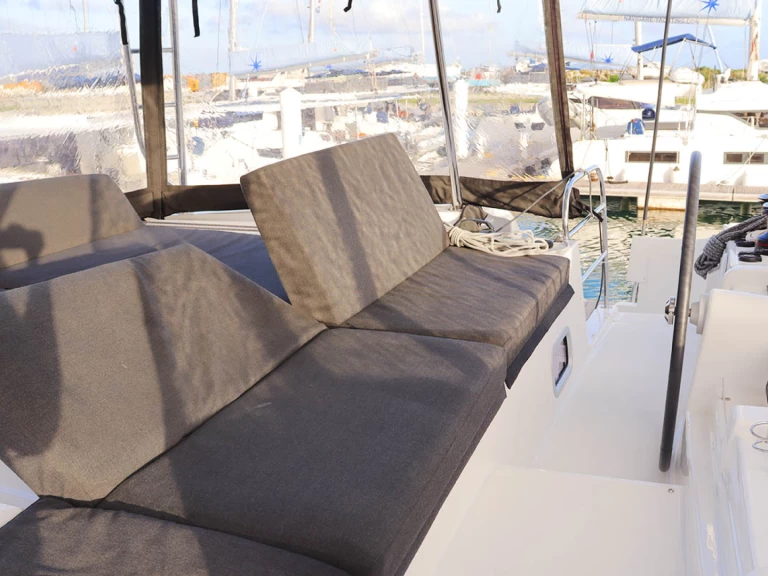 Boat rental Lagoon Lagoon 46 in Marsh Harbour on Samboat