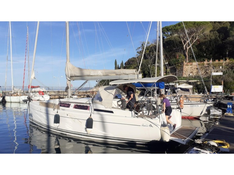 Sailboat for rent Punta Ala at the best price